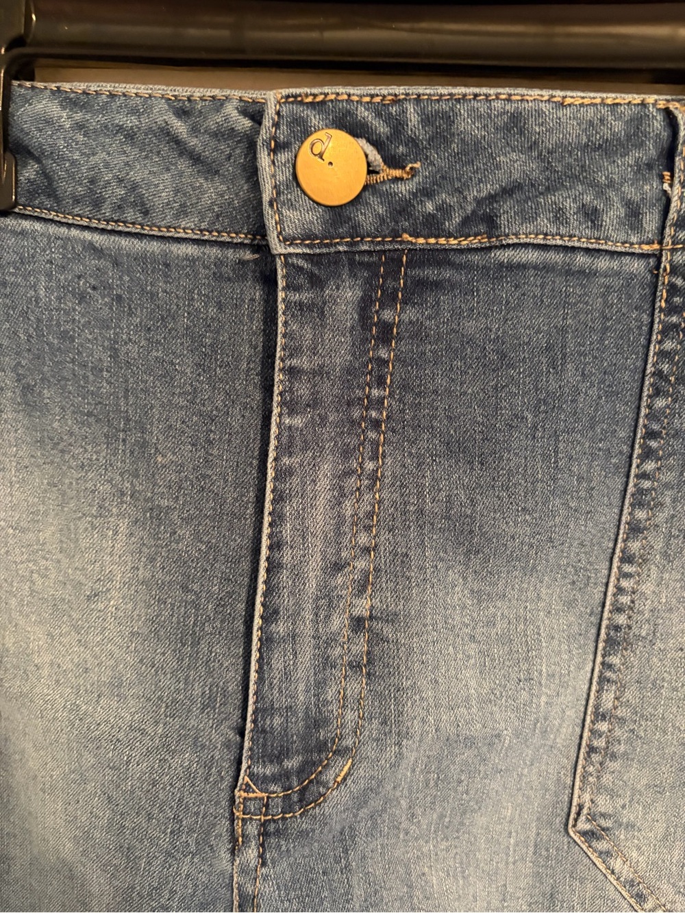 NWOT d. jeans Blue Women's Denim Shorts Mid Rise Stretchy w/ Pockets Sz 14 - Picture 2 of 11